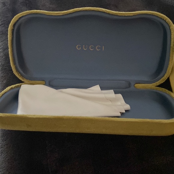 Gucci glasses and case - Picture 3 of 3